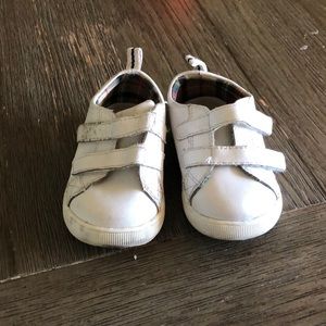 5/$20 Healthtex baby shoe size 4w.